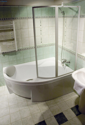 Акриловая ванна угловая Ravak Rosa II R 150 см, асимметричная купить в интернет-магазине Азбука Сантехники